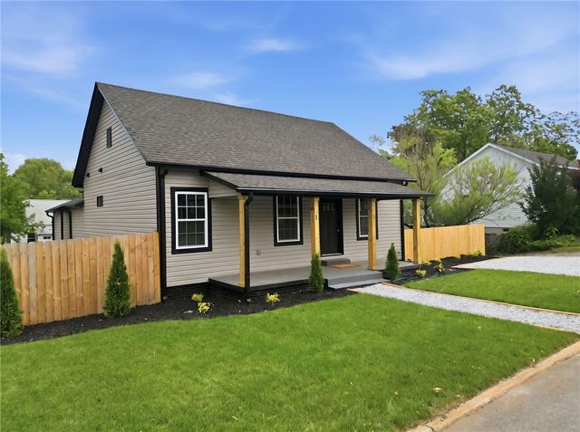 1 E 5th Street, Greenville, SC 29611