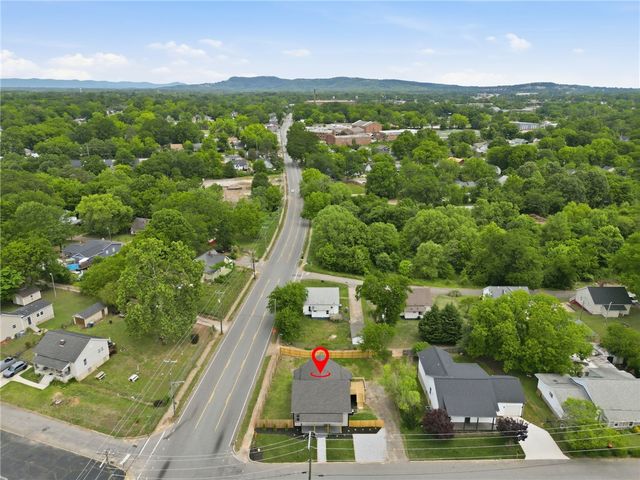 1 E 5th Street, Greenville, SC 29611