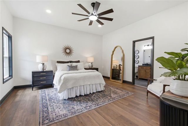 1 E 5th Street, Greenville, SC 29611