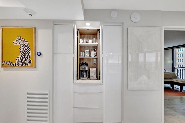 5460 N Ocean Drive 7C, Singer Island, FL 33404