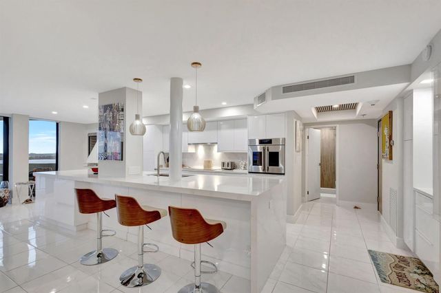 5460 N Ocean Drive 7C, Singer Island, FL 33404