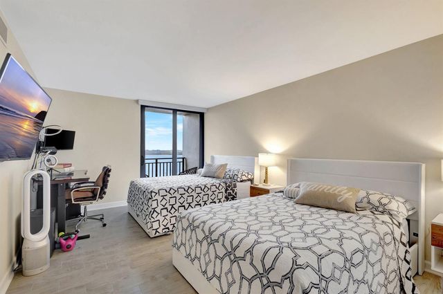 5460 N Ocean Drive 7C, Singer Island, FL 33404