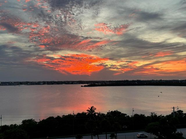 5460 N Ocean Drive 7C, Singer Island, FL 33404