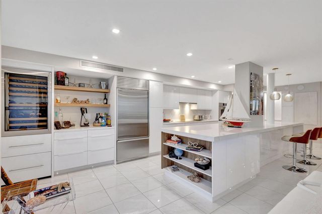 5460 N Ocean Drive 7C, Singer Island, FL 33404