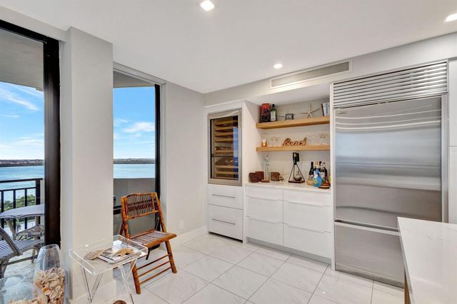 5460 N Ocean Drive 7C, Singer Island, FL 33404