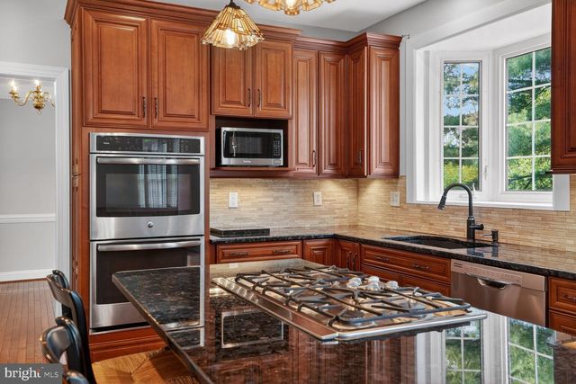 2808 GIBSON OAKS DR, Herndon, VA 20171