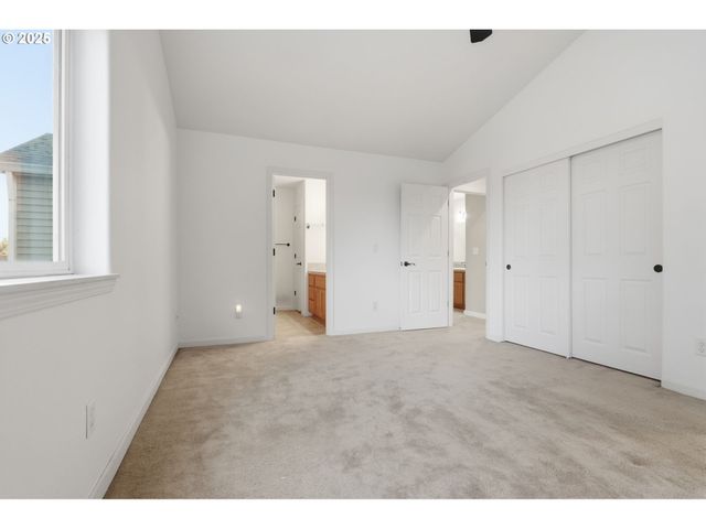 12400 Ne 70TH Cir, Vancouver, WA 98682