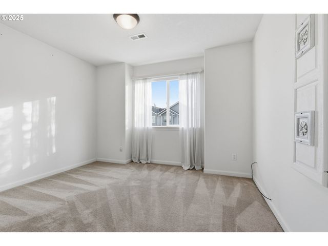 12400 Ne 70TH Cir, Vancouver, WA 98682