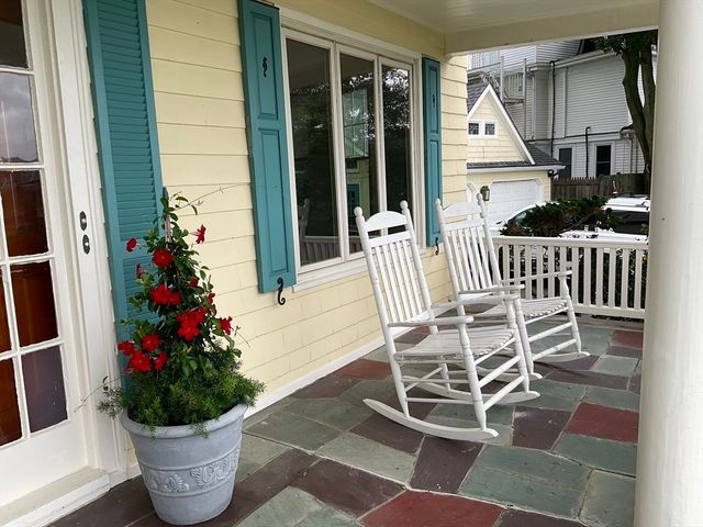 84 Humphrey 1R, Swampscott, MA 01907