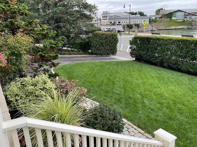 84 Humphrey 1R, Swampscott, MA 01907