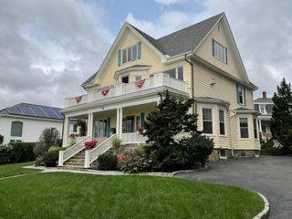 84 Humphrey 1R, Swampscott, MA 01907