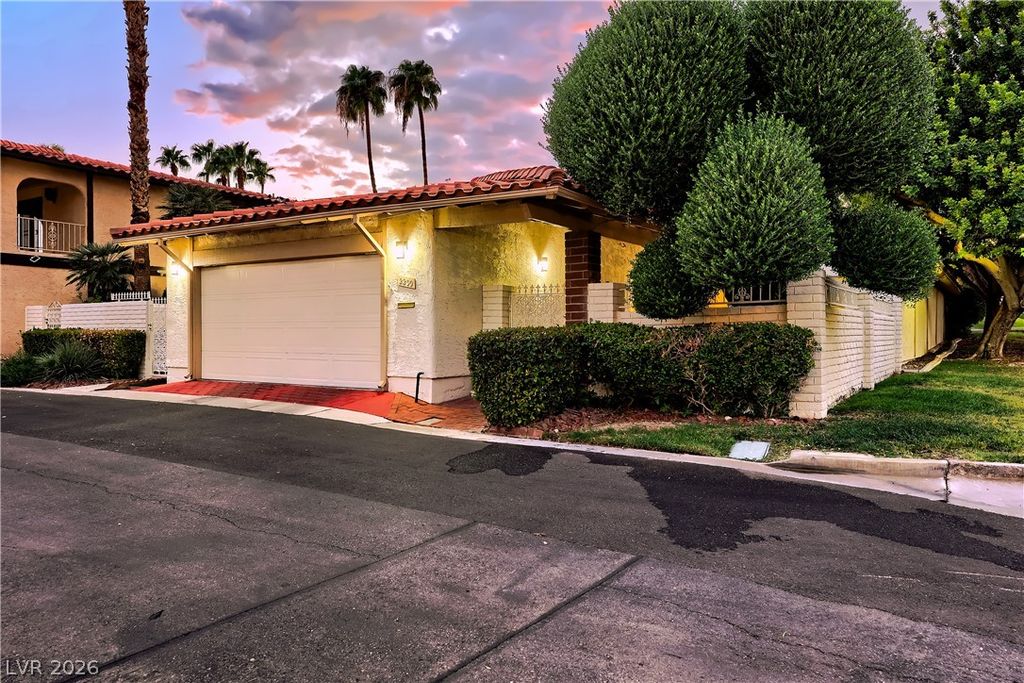 2200 Plaza Del Puerto, Las Vegas, NV 89102 — photo 3