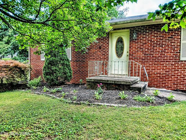 1416 Harmony Rd, Knoxville, TN 37912