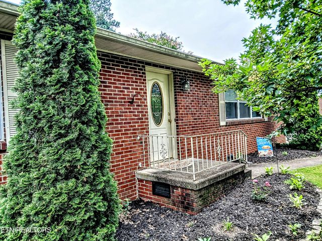 1416 Harmony Rd, Knoxville, TN 37912