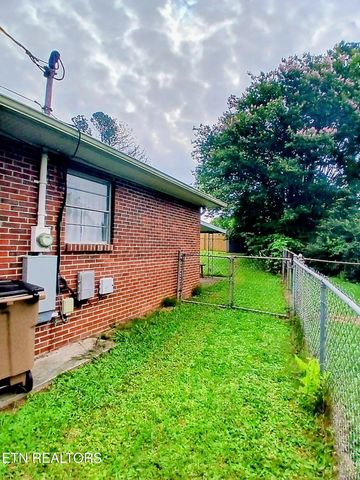 1416 Harmony Rd, Knoxville, TN 37912
