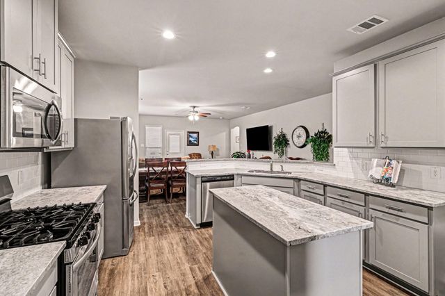 320 Red Maple Lane, Conroe, TX 77304