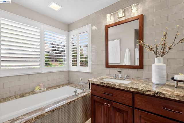 55 Rainbow Bridge Way, San Ramon, CA 94582