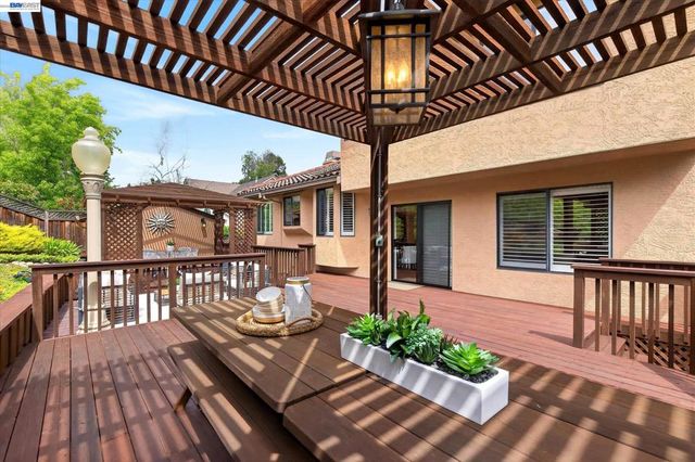 55 Rainbow Bridge Way, San Ramon, CA 94582
