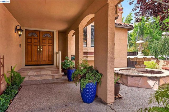 55 Rainbow Bridge Way, San Ramon, CA 94582