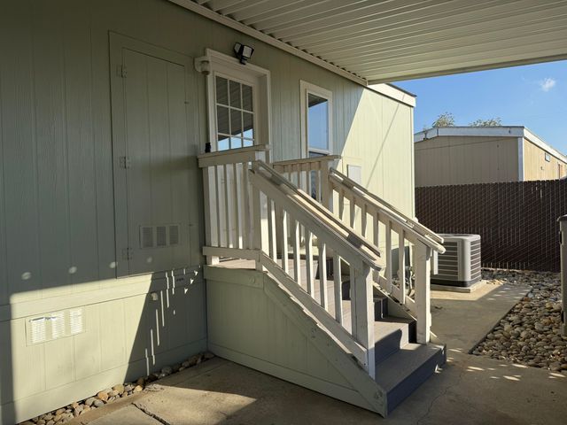 26814 S Mooney Boulevard B45, Visalia, CA 93277