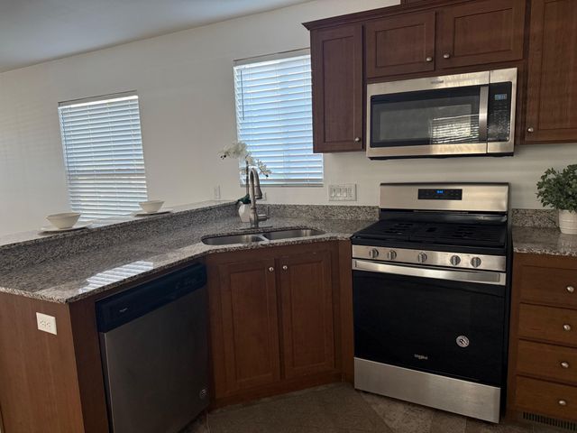 26814 S Mooney Boulevard B45, Visalia, CA 93277