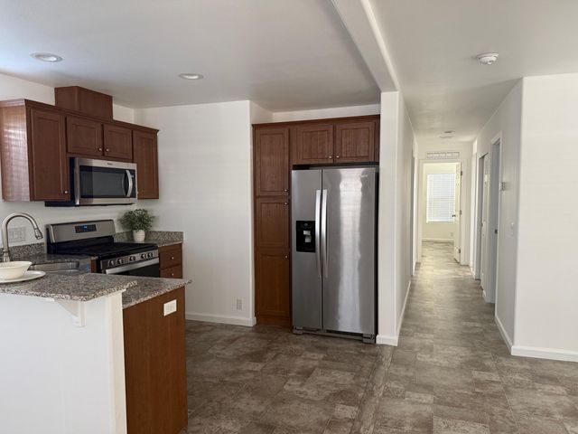 26814 S Mooney Boulevard B45, Visalia, CA 93277