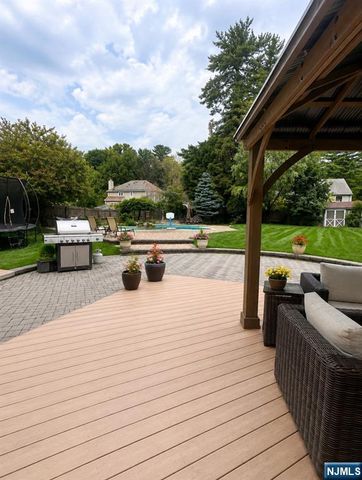 19 Hunterdon Place, West Milford, NJ 07480