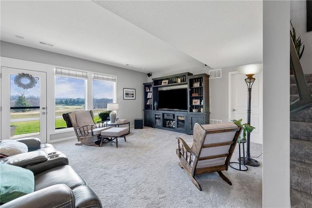 5003 N 145th Street, Basehor, KS 66007