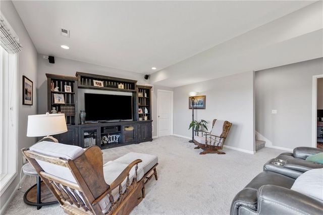 5003 N 145th Street, Basehor, KS 66007