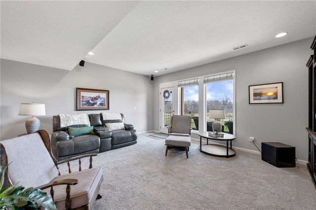 5003 N 145th Street, Basehor, KS 66007