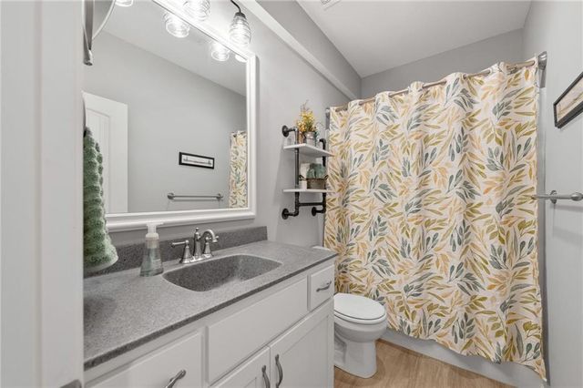 5003 N 145th Street, Basehor, KS 66007