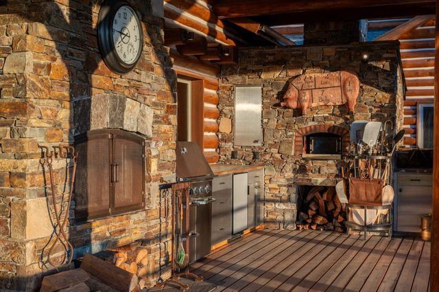 52255 Huntington Road, La Pine, OR 97739