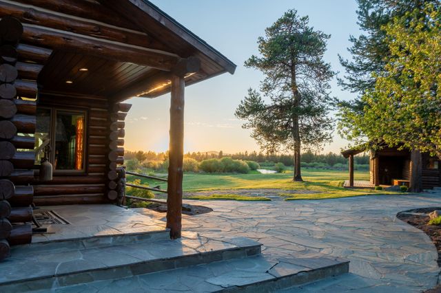 52255 Huntington Road, La Pine, OR 97739