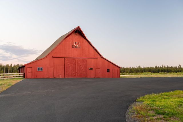 52255 Huntington Road, La Pine, OR 97739
