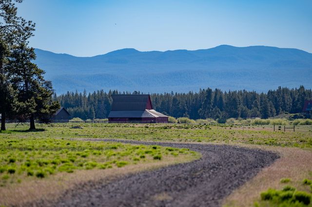 52255 Huntington Road, La Pine, OR 97739