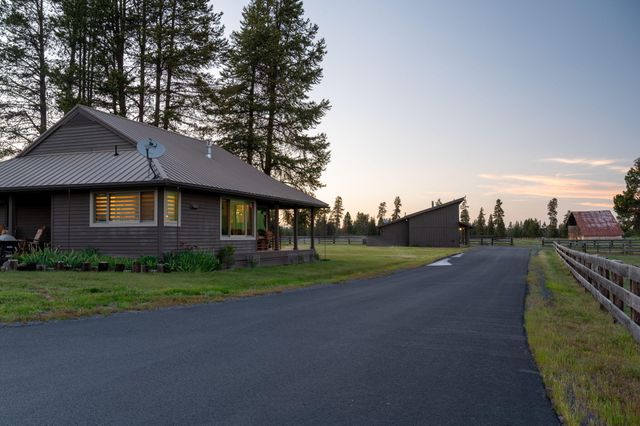 52255 Huntington Road, La Pine, OR 97739