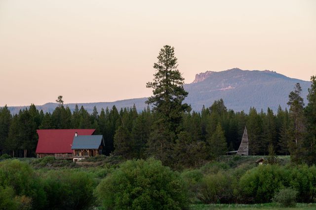 52255 Huntington Road, La Pine, OR 97739