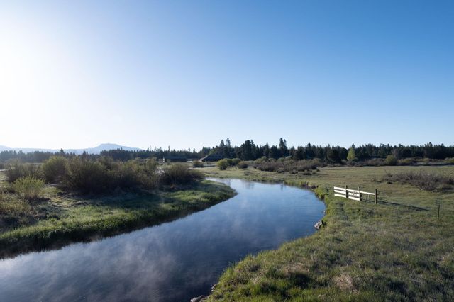 52255 Huntington Road, La Pine, OR 97739