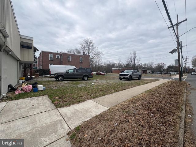 1370 HORNBERGER AVE, Roebling, NJ 08554