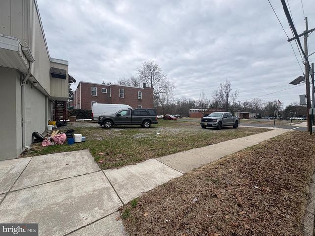 1370 HORNBERGER AVE, Roebling, NJ 08554