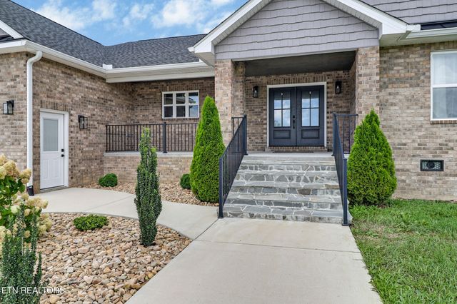 322 Randolph Rd, Crossville, TN 38571
