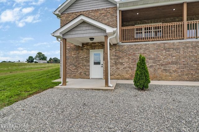 322 Randolph Rd, Crossville, TN 38571