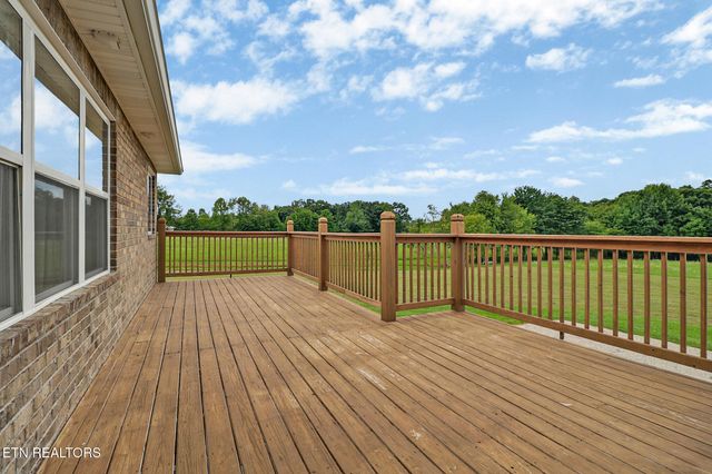 322 Randolph Rd, Crossville, TN 38571