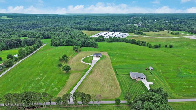 322 Randolph Rd, Crossville, TN 38571
