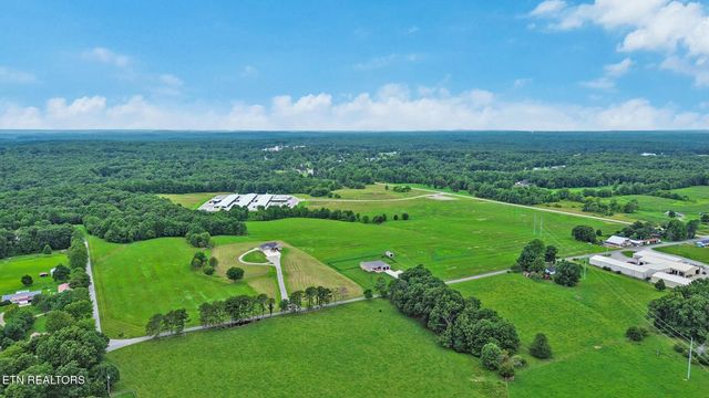 322 Randolph Rd, Crossville, TN 38571