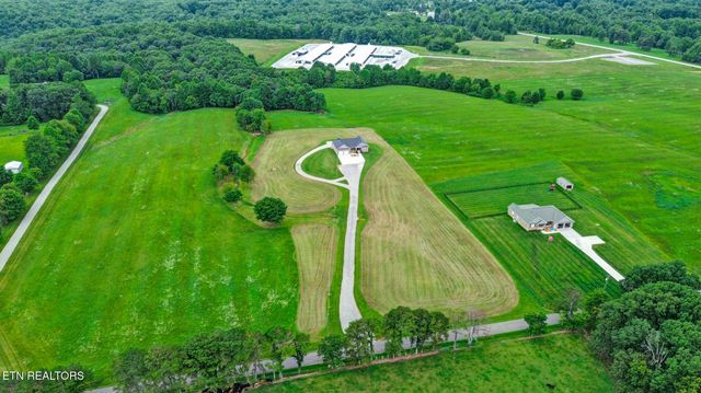 322 Randolph Rd, Crossville, TN 38571