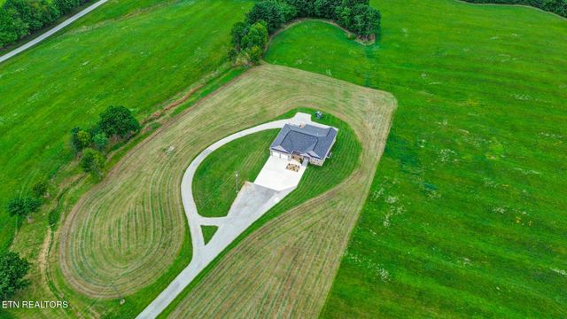 322 Randolph Rd, Crossville, TN 38571