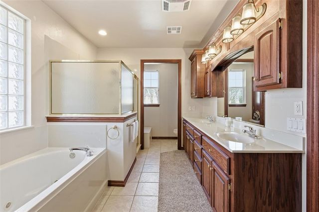 16441 Roserock Circle, Choctaw, OK 73020