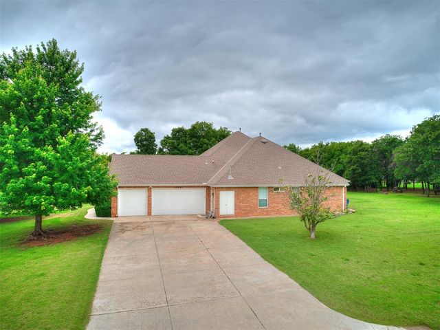 16441 Roserock Circle, Choctaw, OK 73020