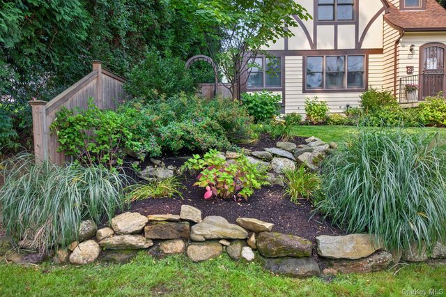 14 S Longfellow Street, Hartsdale, NY 10530